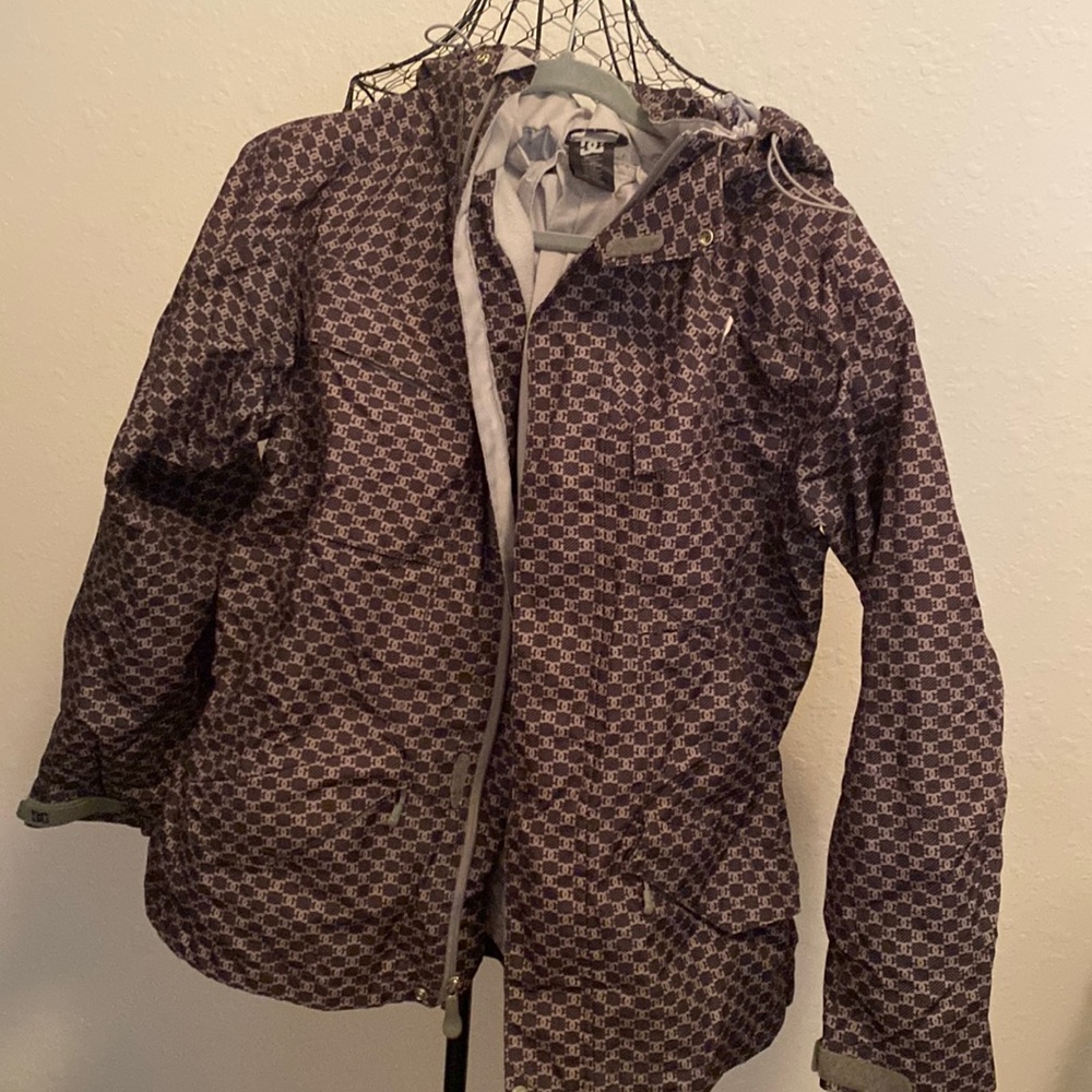 DC kids snowboard jacket size XL